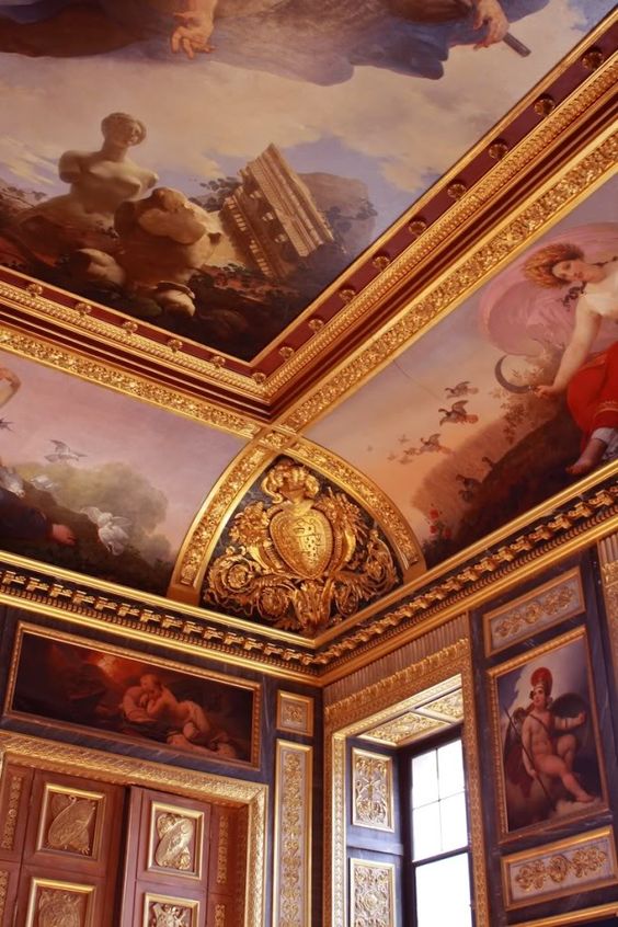 루브르, 파리의 코너