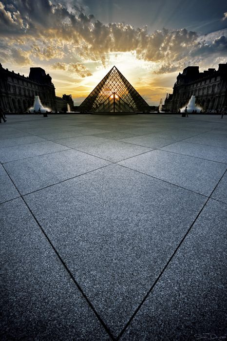 루브르, 파리의 코너