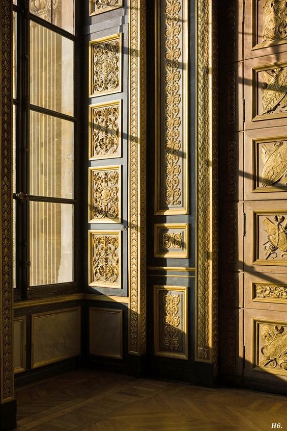 루브르, 파리의 코너