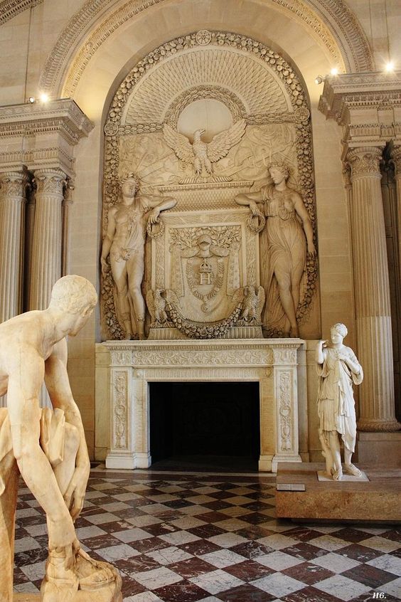 루브르, 파리의 코너