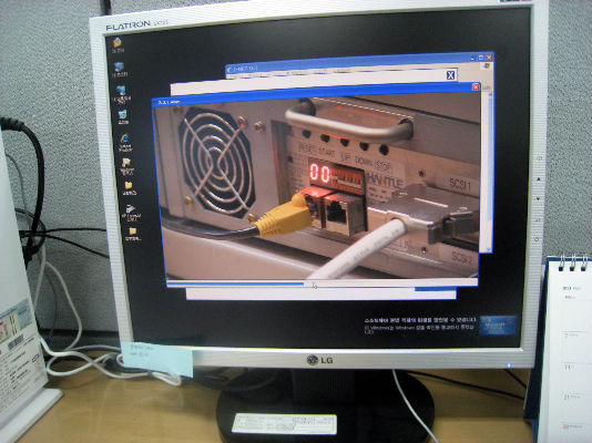 제어용 컴퓨터 뒷면 SCSI방식의 투표지분류기