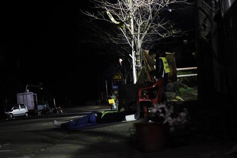 night time const Wooki Lee