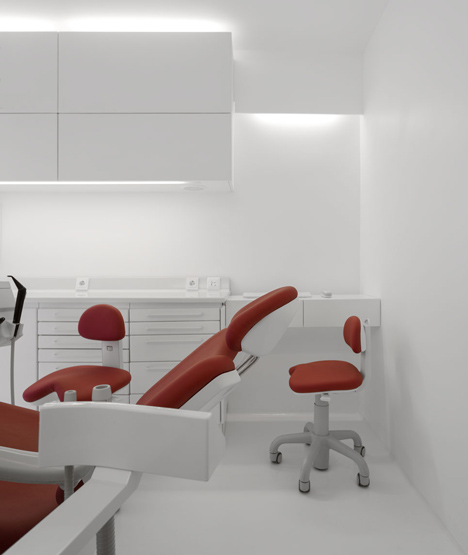 Dental Clinic by MMV Arquitecto Dental Clinic by MMV Arquitecto