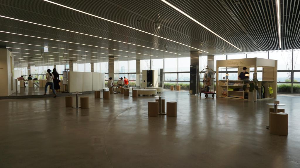 대화와 쉼이 오가는 공간43