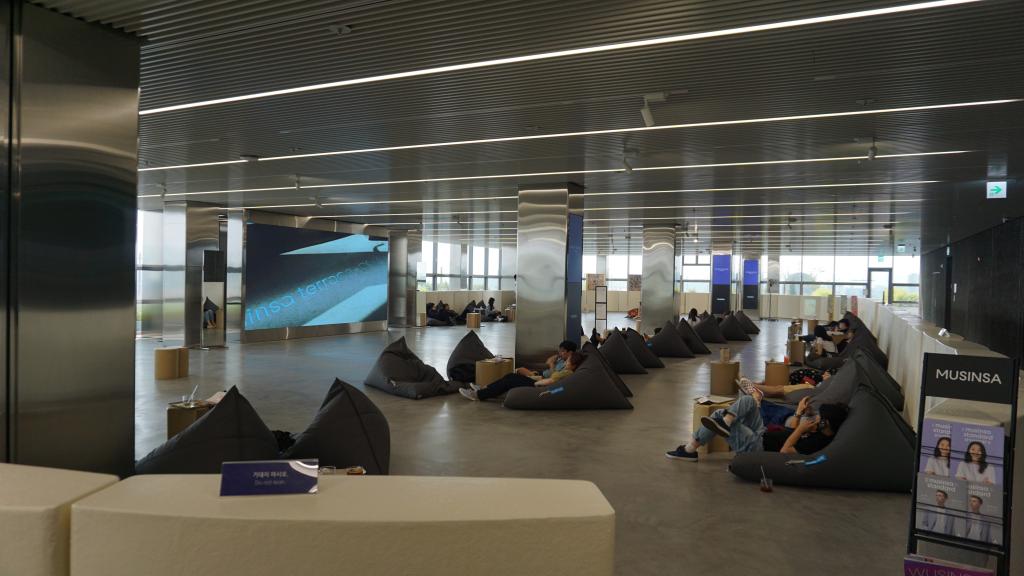 대화와 쉼이 오가는 공간51