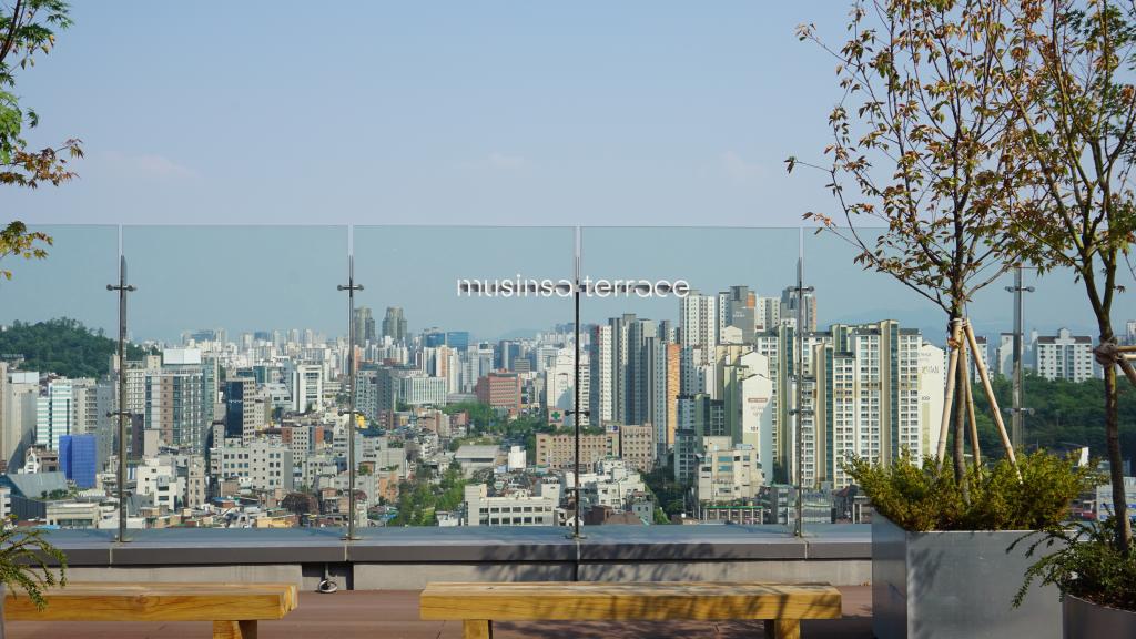 대화와 쉼이 오가는 공간63