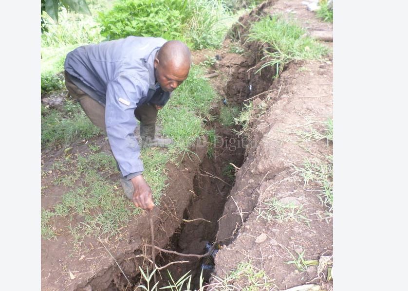 giant crack kenya june 2018, giant crack kenya june 2018 video, giant crack kenya june 2018 pictures, giant crack kenya june 2018 video and pictures