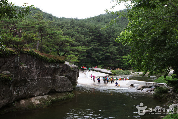 백제와 신라의 경계에 자리한 수승대.