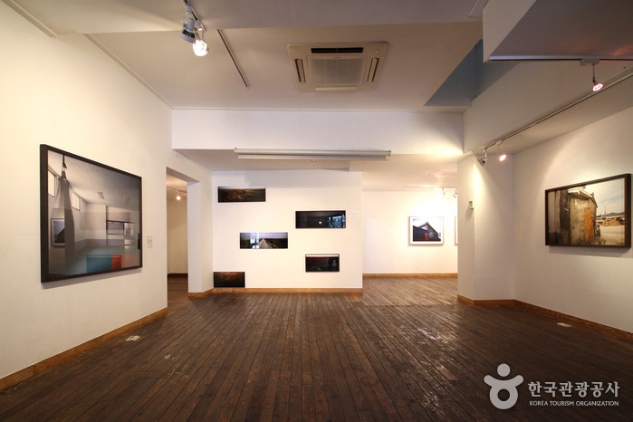 창작문화공간 여인숙 실내 전경