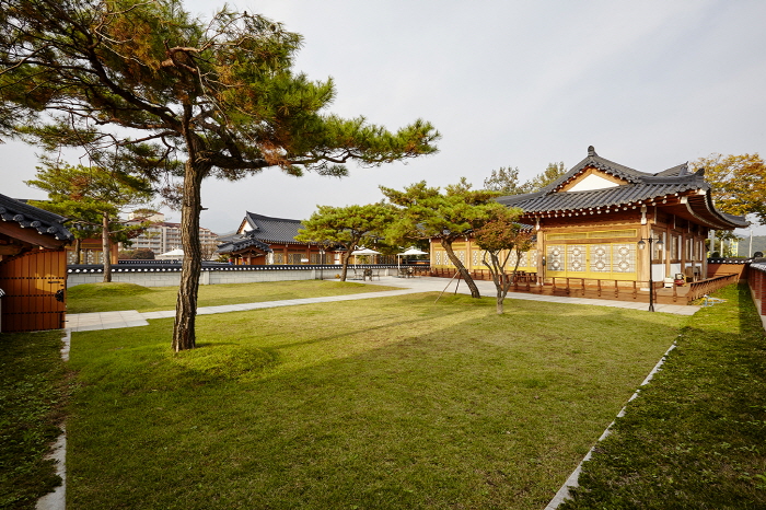 아델라한옥_해관_입구