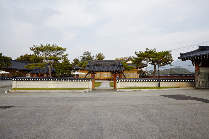 아델라한옥_해관_입구