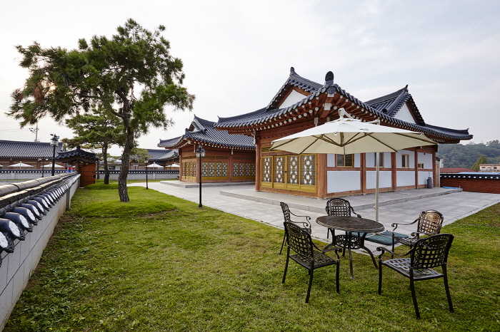 아델라한옥_해관_입구