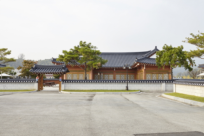 아델라한옥_해관_입구