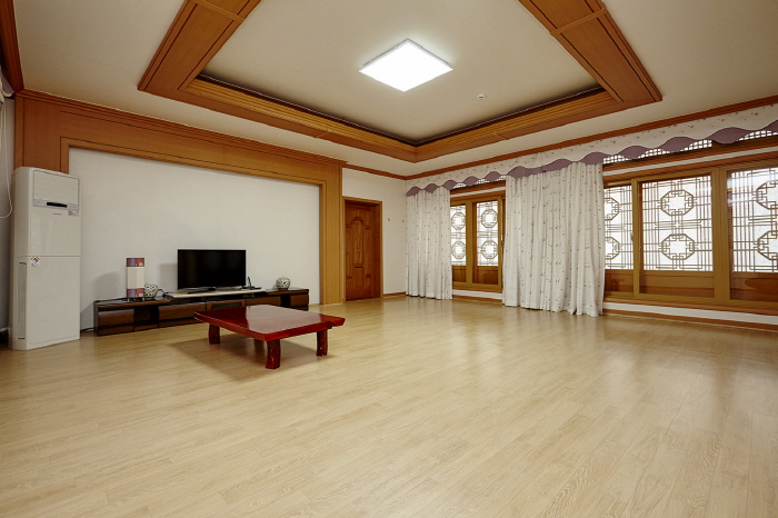 16_양평_아델라한옥_별관_거실_04