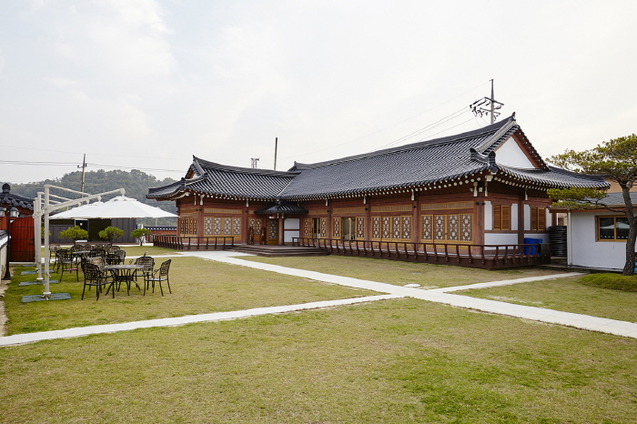 아델라한옥_해관_입구