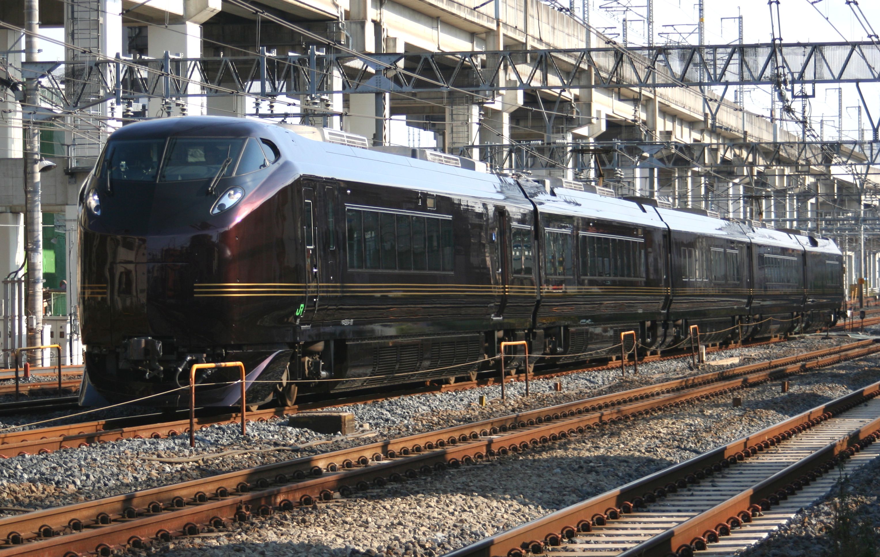 JRE-E655 NAGOMI. 20101127.jpg