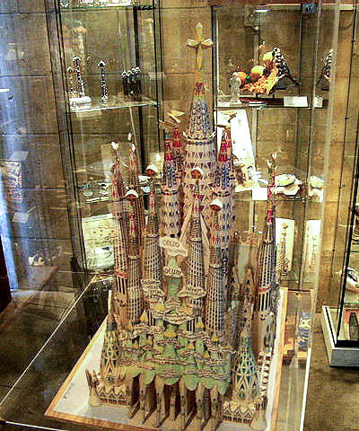Bild:Sagradafamilia-model.jpg