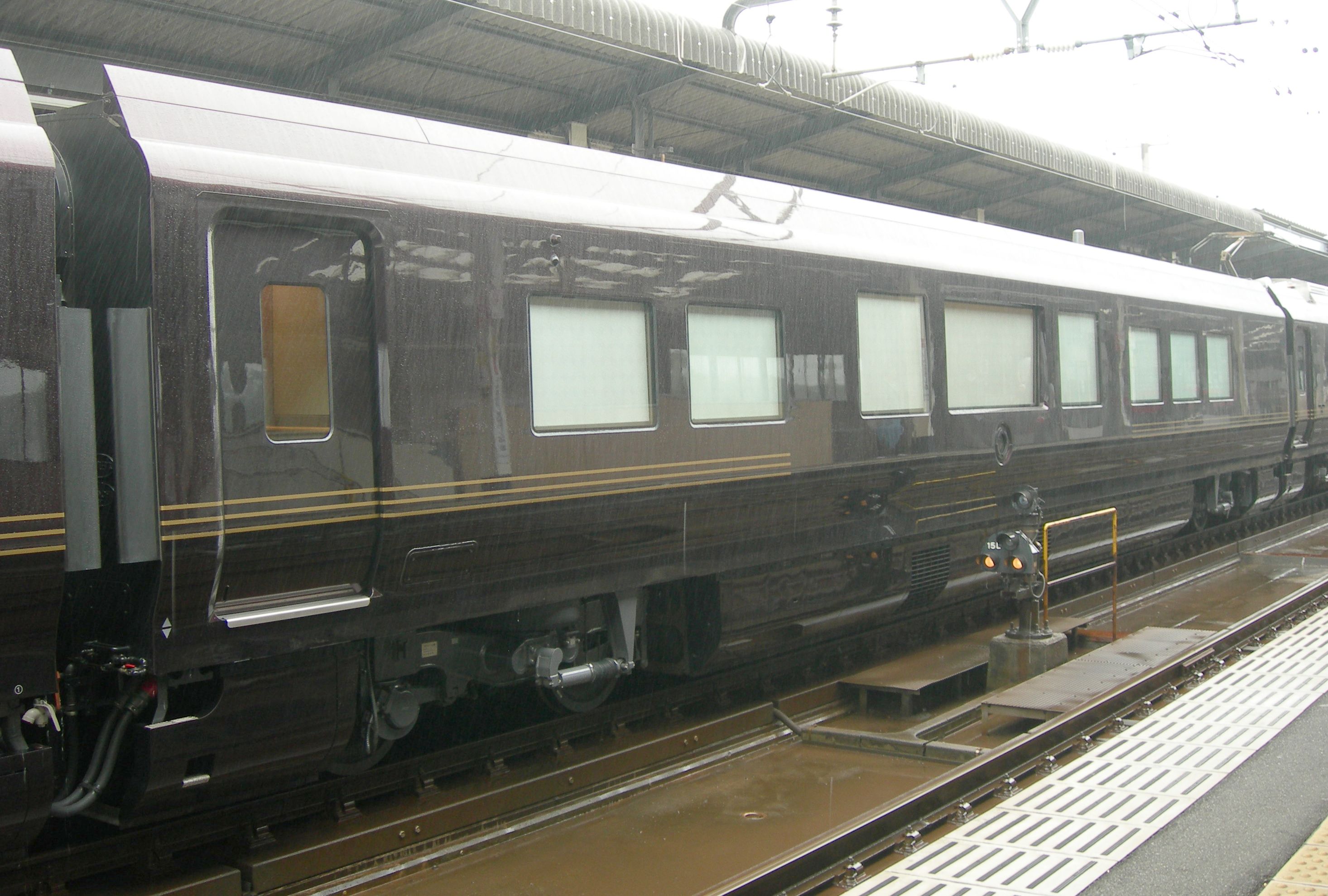 JRE-E655-E655-1.jpg