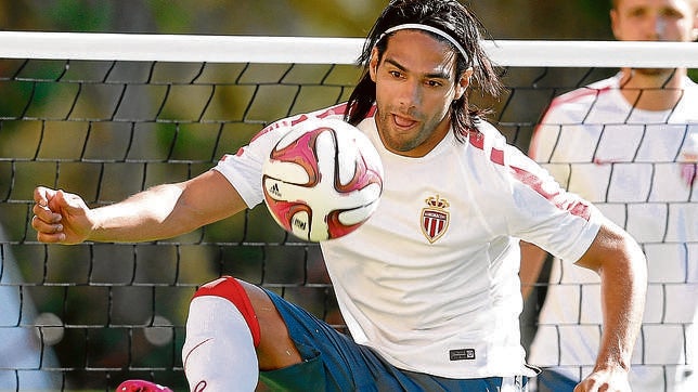 Falcao se ofrece como ≪suplente≫ de Benzema