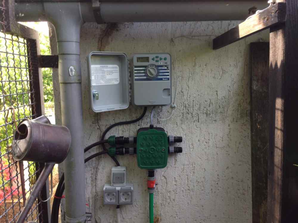 Watering computer and valve box