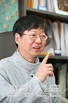 박영재 서강대 물리학과 교수 및 선도회 지도법사