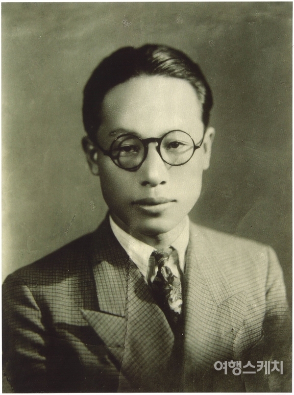 육사가 친우들에게 나눠준 자신의 사진. 사진제공 / 이육사문학관