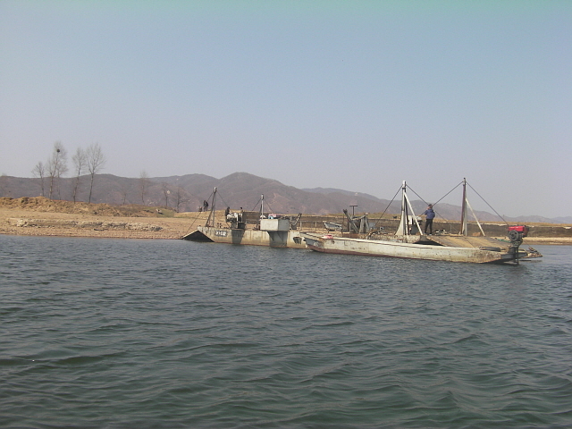 ▲ 압록강의 국경을 공유가 아니고 선으로 착각하면 한국 사람의 눈에 북한 섬은 중국 땅으로 보인다. 오보는 여기서 시작한다(2016년). ⓒ강주원