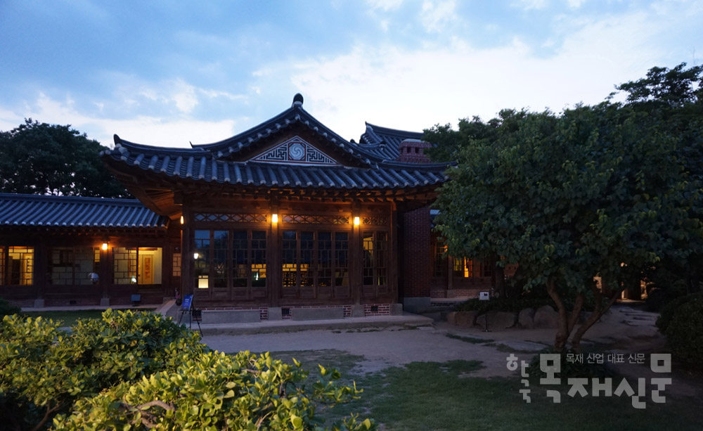 클릭하면 큰 이미지로 볼수 있습니다.
