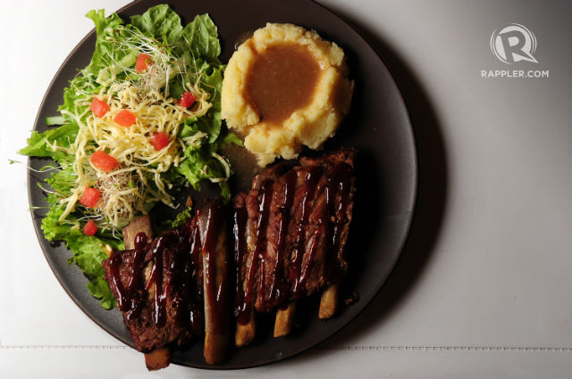 WORTH IT. Find out the reason behind the long lines with a serving of Canto’s Lomo Ribs. Photo by Nikka Corsino