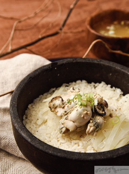 밥만 먹어도 맛있다! 솥밥