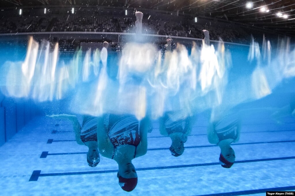Team Moscow 1 practices before competing in the women's team technical event at the 2022 Russian Synchronized Swimming Championships at the Palace of Water Sports in Kazan, Tatarstan.