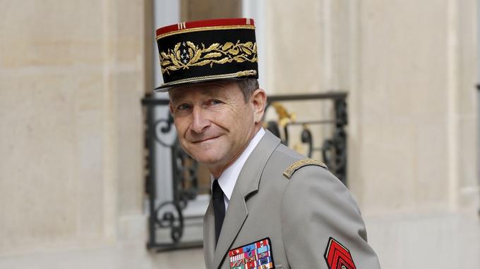 Général Pierre de Villiers, de son propre chef