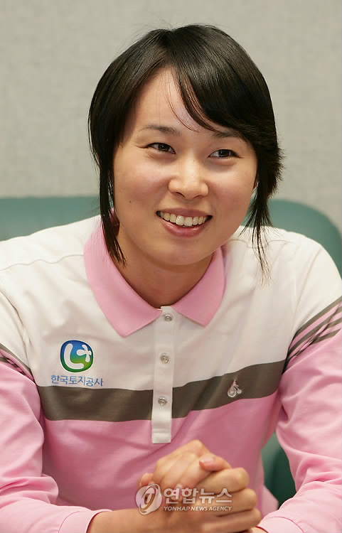 윤미진 "`양궁 여왕' 부활 지켜봐주세요"> | 연합뉴스