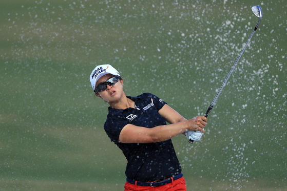 지난달 LPGA 투어 CME그룹 투어 챔피언십 최종 라운드에서 벙커샷을 시도하는 김세영. [AFP=연합뉴스]