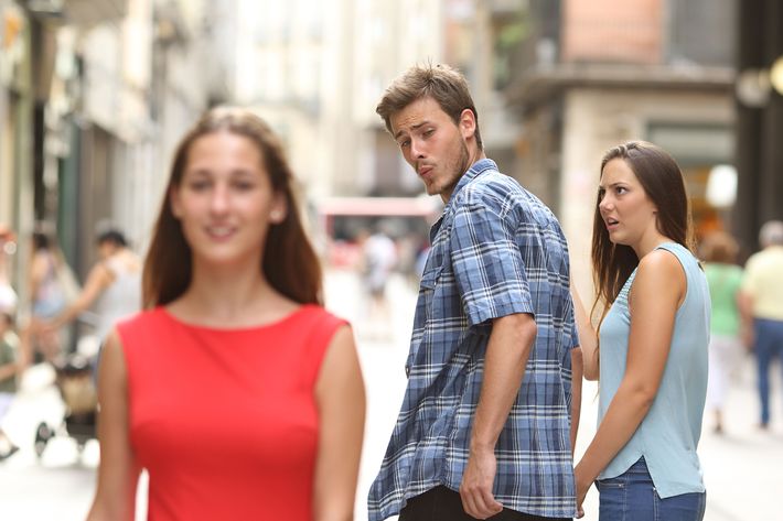 guys staring at a hot girlì— ëŒ€í•œ ì´ë¯¸ì§€ 검색결과