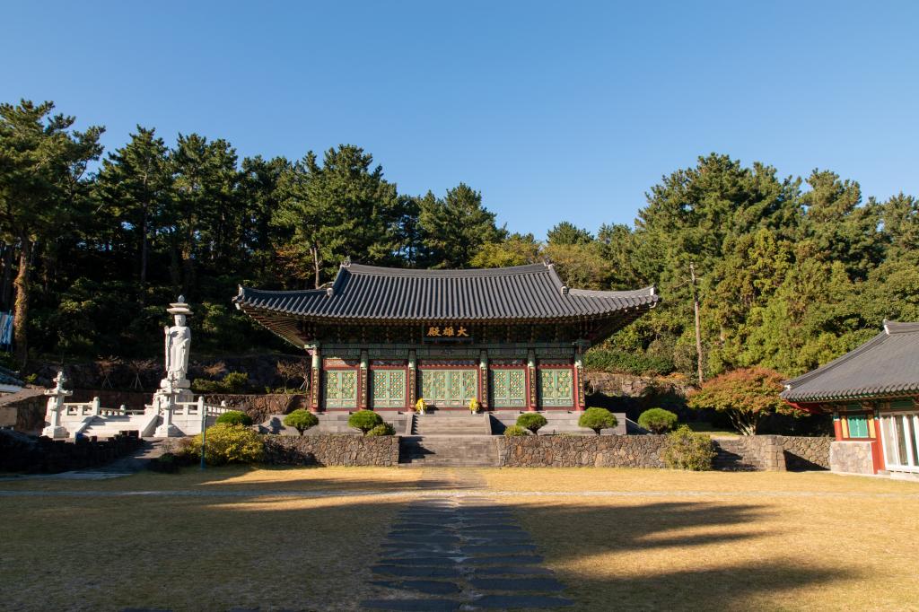 제주의 보물, 불탑사 오층석탑14