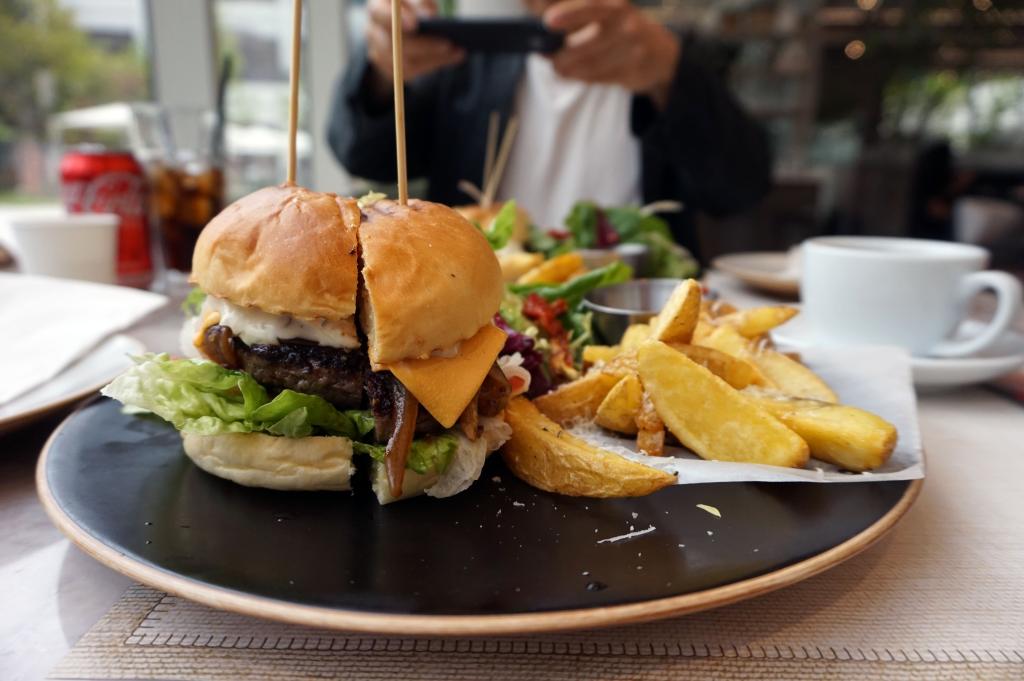 하이메 아욘의 놀이터, 복합문화공간 SPACE 18