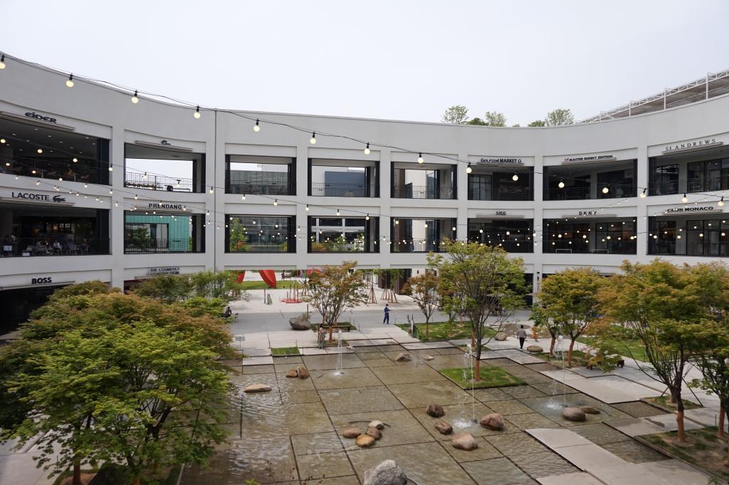 하이메 아욘의 놀이터, 복합문화공간 SPACE 15