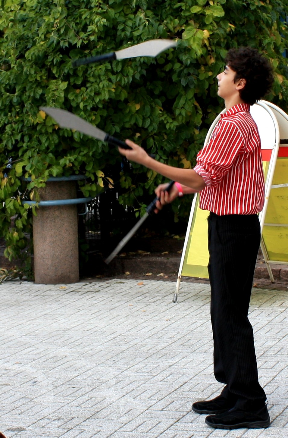 knife juggling에 대한 이미지 검색결과