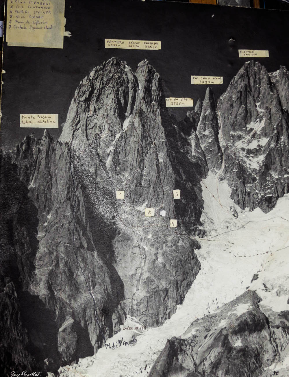 Photo-topo of Drus in the Charpoau