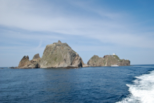 Leaving Dokdo en route to Ulleungdo 독도 獨島 竹島 たけしま Leaving Dokdo en route to Ulleungdo 독도 獨島 竹島 たけしま