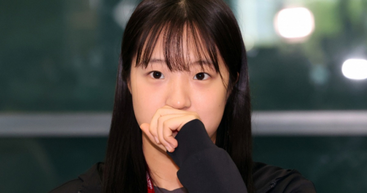 '삐약이' 신유빈, '천적' 왕만위에 졌다… 중국 스매시 단식 4강 탈락