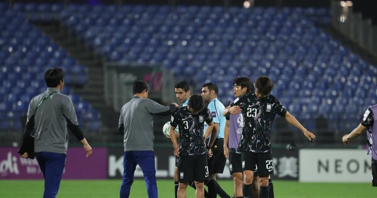 '한 명 적은' 베트남도 못 이기는 韓축구, U-23 연령대의 현주소[초점]
