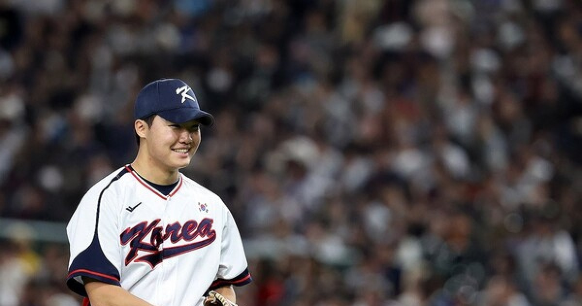 불펜 2이닝 7볼넷 6실점… 정우주는 3이닝 1볼넷 무실점했는데 [한일전]