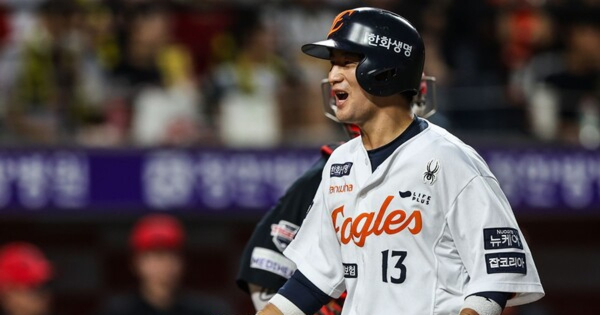 ‘1위 추격 중인데...’ 승패 가른 한화 최재훈의 실책.. 두산은 케이브 공수 활약에 ‘완전체’