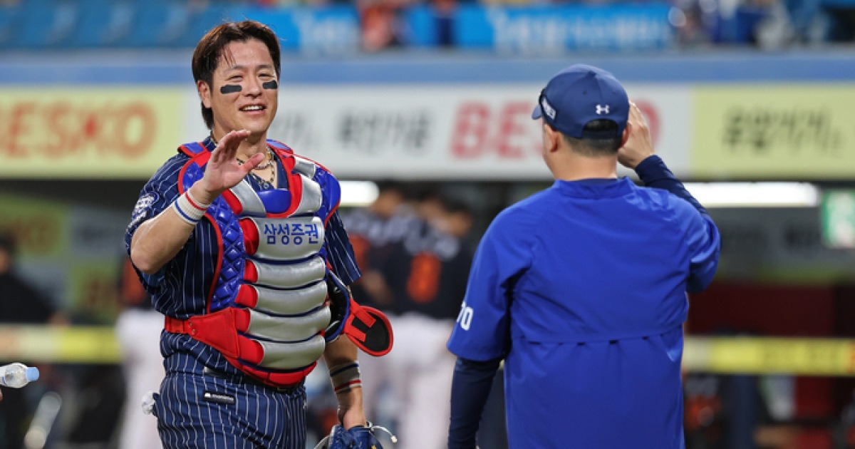 “FA 전략 아닐까요” 강민호 롯데설→박진만 감독 웃었다…넌지시 드러낸 ‘잔류 희망’ [백스