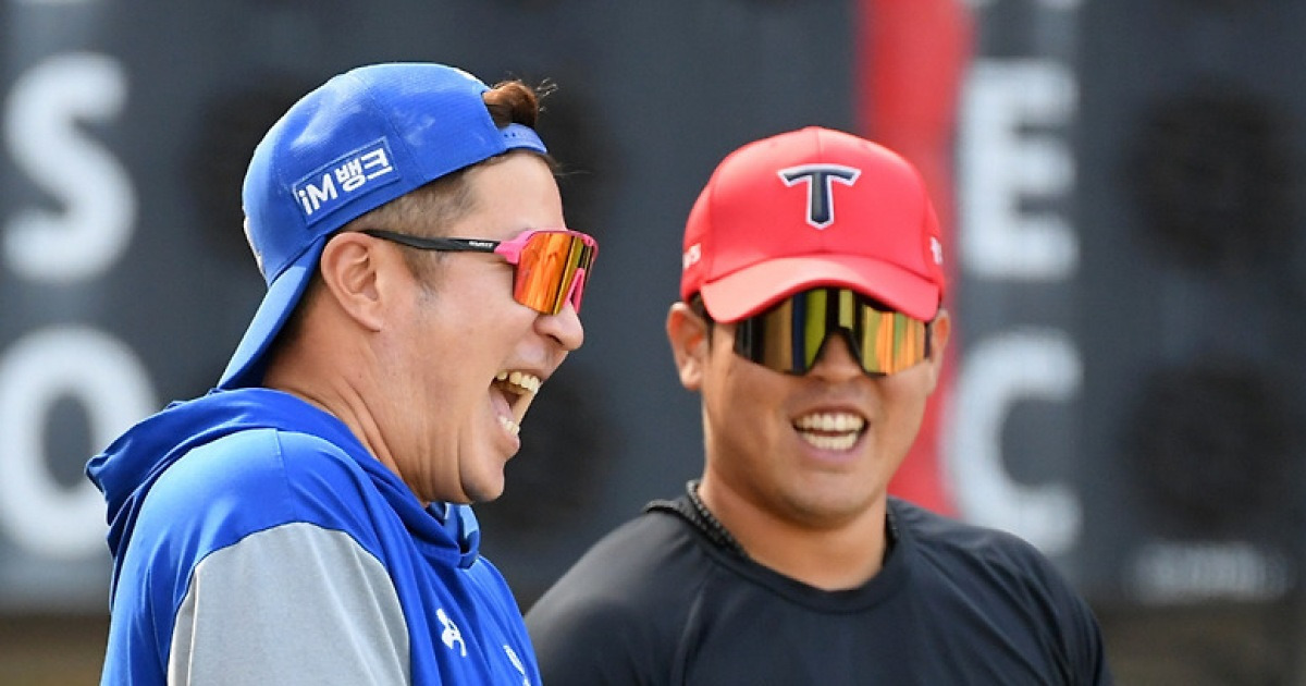 '홈런 배트 무심하게 툭' 최형우 진심에 감동한 박상준, 입고 있는 유니폼은 중요하지 않았다