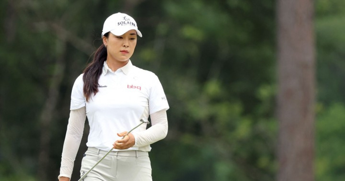 "차분해졌다" 윤이나, 시즌 첫 메이저대회 둘째날 공동 3위 도약