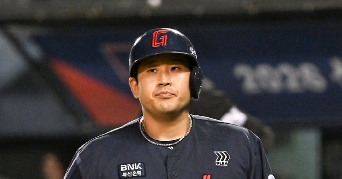 5연패 꼴찌 추락 롯데의 승부수, 6번 지명타자 유강남 선발 출격 [부산 현장]