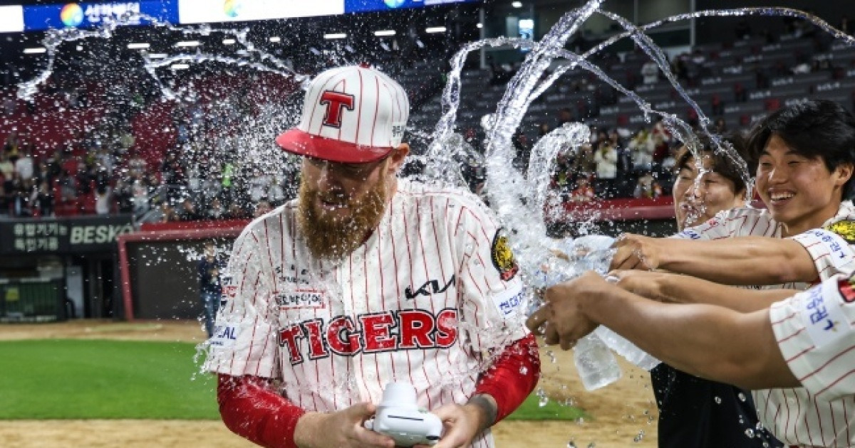 홈 만원관중 앞에서 5연패 끊은 이범호, 완봉쇼 올러에 경의 "불펜까지 휴식을 주었다" [오!쎈 광